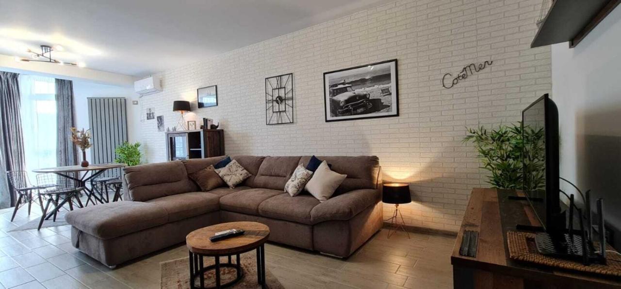 Vintage Breeze Apartment - Spa Pools Resort Mamaia Ngoại thất bức ảnh