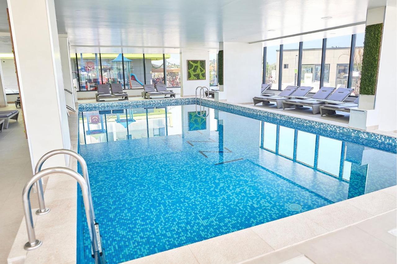 Vintage Breeze Apartment - Spa Pools Resort Mamaia Ngoại thất bức ảnh