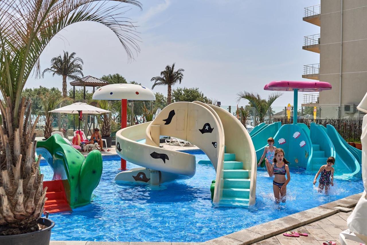 Vintage Breeze Apartment - Spa Pools Resort Mamaia Ngoại thất bức ảnh
