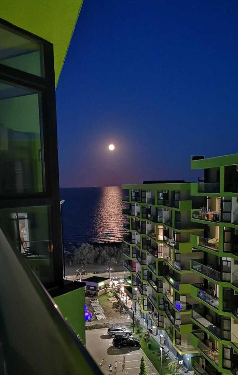 Vintage Breeze Apartment - Spa Pools Resort Mamaia Ngoại thất bức ảnh