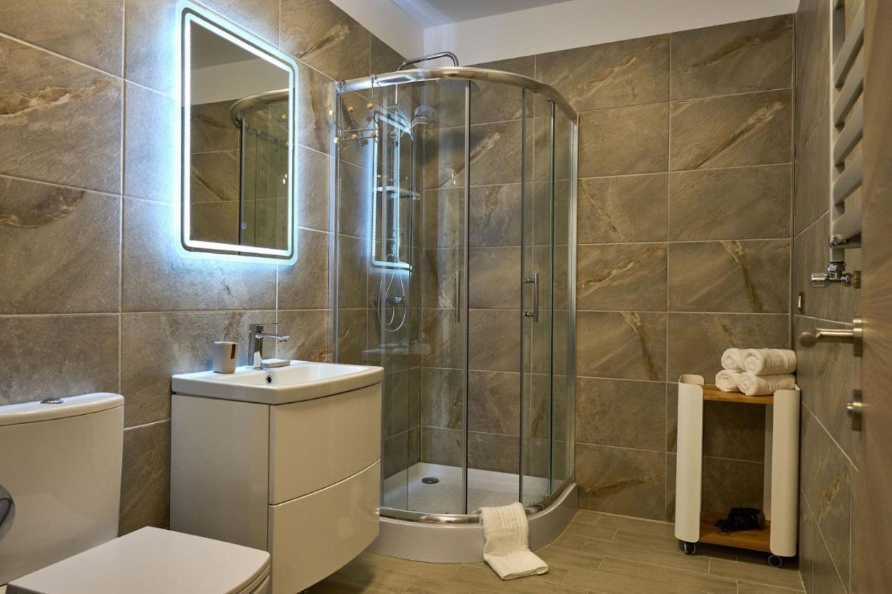 Vintage Breeze Apartment - Spa Pools Resort Mamaia Ngoại thất bức ảnh