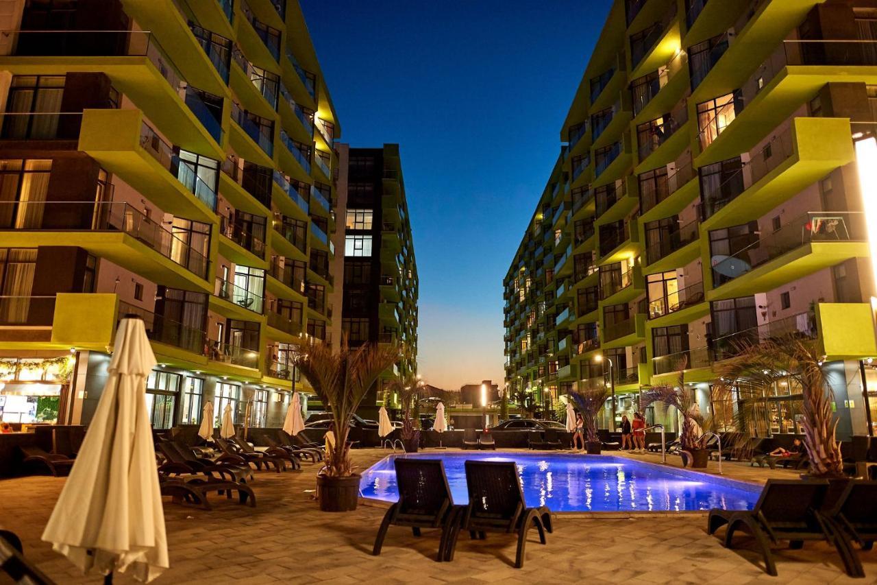 Vintage Breeze Apartment - Spa Pools Resort Mamaia Ngoại thất bức ảnh
